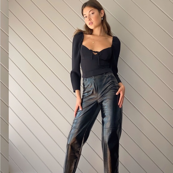 LIKE NEW - Aritzia Novella Blouse size XS - Picture 4 of 4